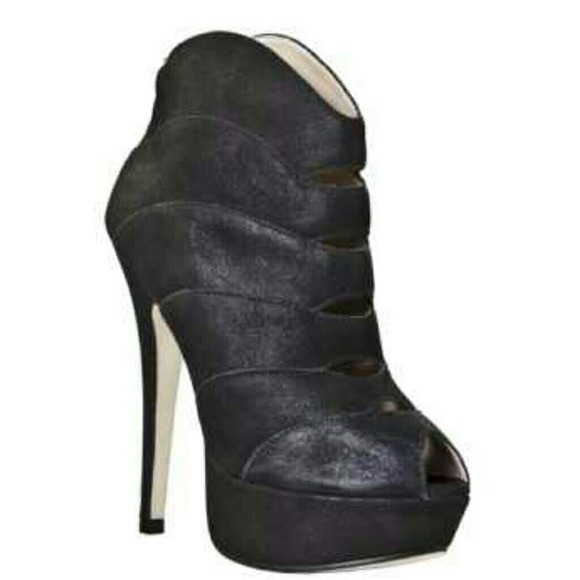 Bakers Helen Black Ankle Heeled Booties - Picture 5 of 12